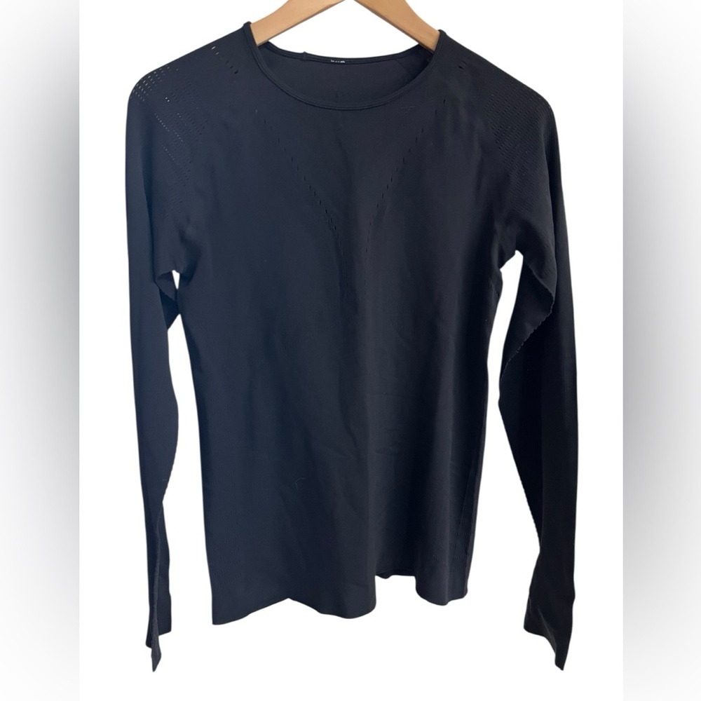 LULULEMON Black Long Sleeve Women’s Vented Athletic Top Yoga Gym Athleisure